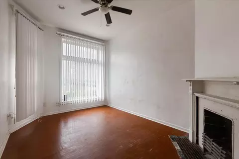 Living - 734 E 42nd St, Chicago, IL 60653 photo 1 of 3