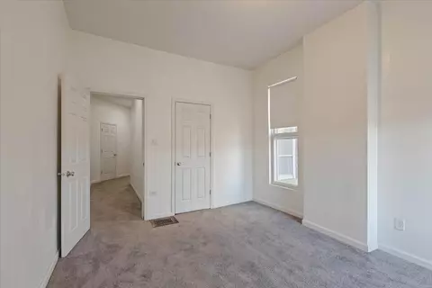 Bedroom - 734 E 42nd St, Chicago, IL 60653 photo 5 of 7