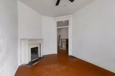 Living - 734 E 42nd St, Chicago, IL 60653 photo 2 of 3