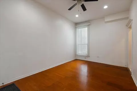 Living - 734 E 42nd St, Chicago, IL 60653 photo 3 of 3