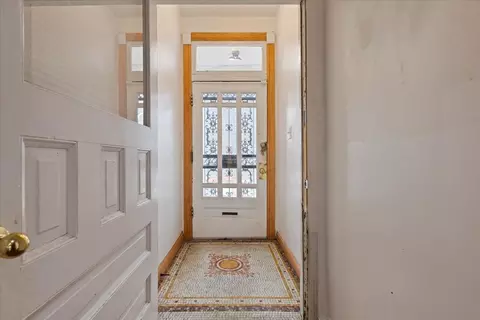 Entry Way - 734 E 42nd St, Chicago, IL 60653 photo 1 of 6