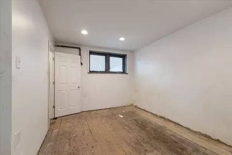 Bedroom - 734 E 42nd St, Chicago, IL 60653 photo 6 of 7