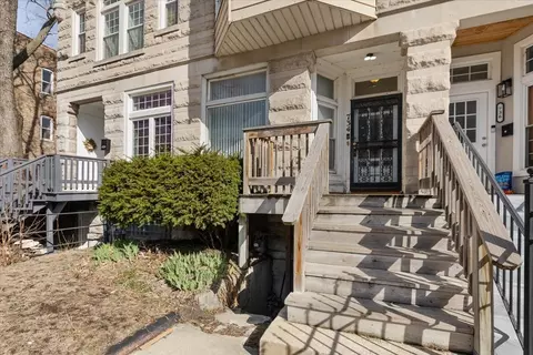 Exterior - 734 E 42nd St, Chicago, IL 60653 photo 2 of 4