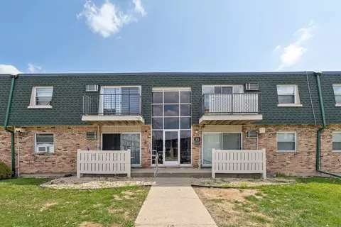 10037 S Walnut Ter #309, Palos Hills, IL 60465