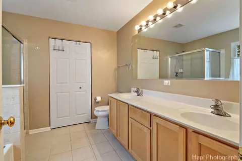 Bath - 123 Norman Dr, Mchenry, IL 60050 photo 3 of 4