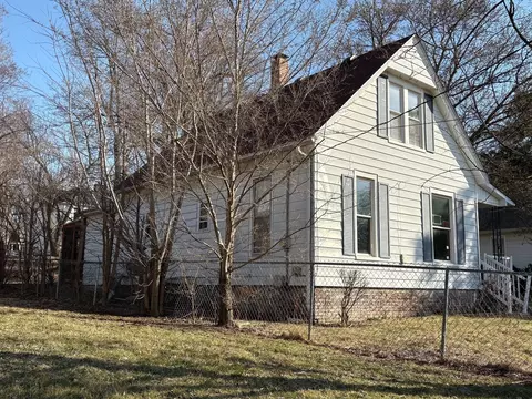 1003 W Olive St, Bloomington, IL 61701 photo 3