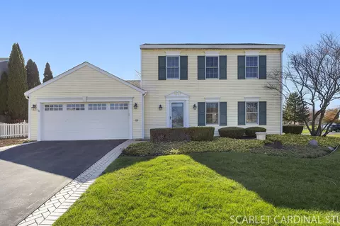 1 S780 Deerfield Ln, Warrenville, IL 60555