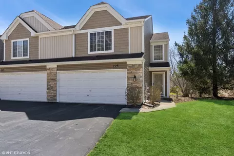 225 Locksley Dr, Streamwood, IL 60107