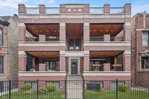 1308 W Addison St #1E, Chicago, IL 60613