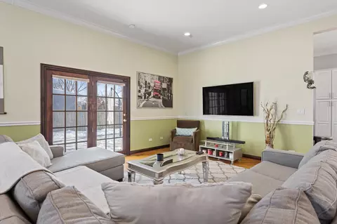 8731 Elm Dr, Des Plaines, IL 60016 photo 22