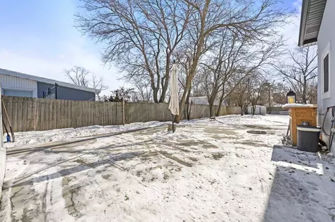 8731 Elm Dr, Des Plaines, IL 60016 photo 38