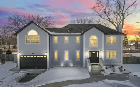 8731 Elm Dr, Des Plaines, IL 60016 photo 41