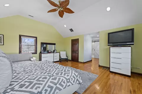 8731 Elm Dr, Des Plaines, IL 60016 photo 28