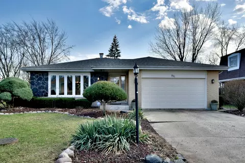 821 Chestnut Ln, Darien, IL 60561