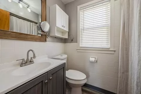 Bath - 2249 S 13th Ave, North Riverside, IL 60546 photo 1 of 1