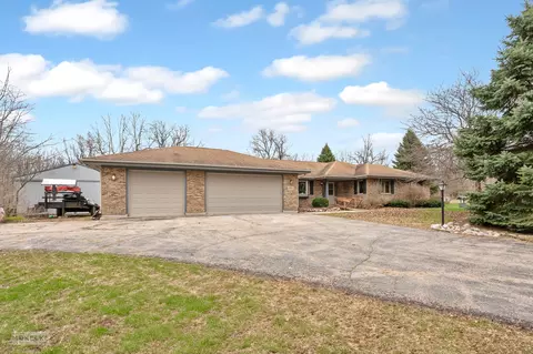 3302 Pagles Rd, Harvard, IL 60033