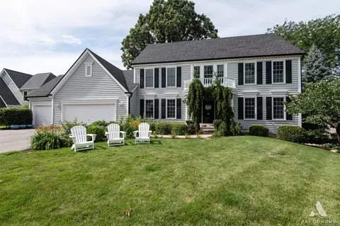 733 Saddle Rdg, Crystal Lake, IL 60012