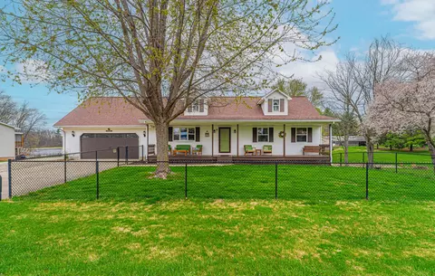 23310 Railsplitter Ln, Athens, IL 62613