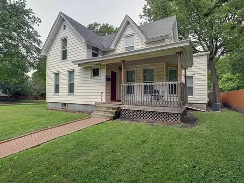 312 W Columbia Ave, Champaign, IL 61820
