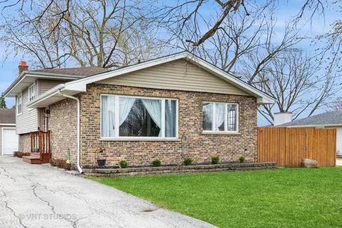 8739 Meade Ave, Oak Lawn, IL 60453