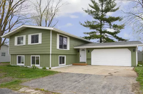 12 Airport Rd, Ottawa, IL 61350