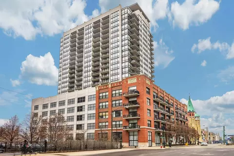 210 S Des Plaines St #412, Chicago, IL 60661