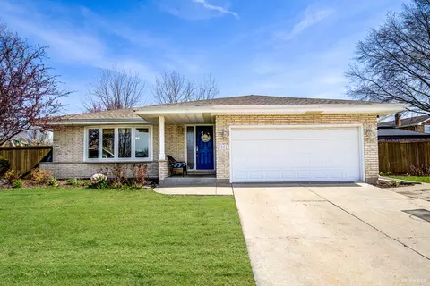 9003 Cypress Ct, Tinley Park, IL 60487