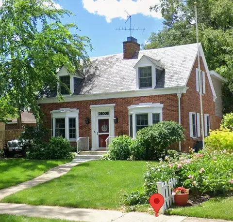 1114 Douglas Ct, Waukegan, IL 60085
