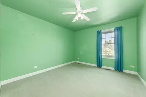 Bedroom - 6433 Davidson Ct, Gurnee, IL 60031 photo 5 of 10