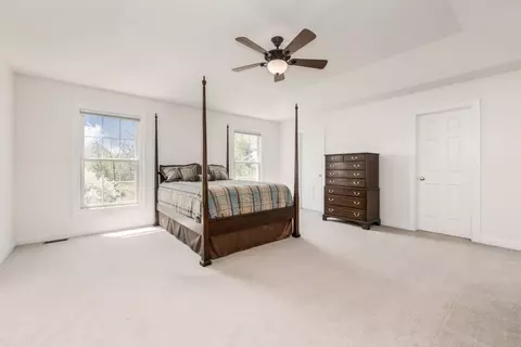 Bedroom - 6433 Davidson Ct, Gurnee, IL 60031 photo 3 of 10