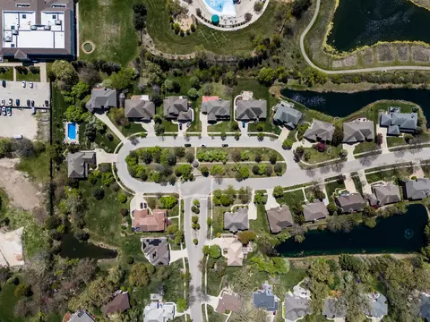 View/Area - 6433 Davidson Ct, Gurnee, IL 60031 photo 8 of 9
