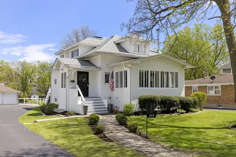 443 S Summit Ave, Villa Park, IL 60181