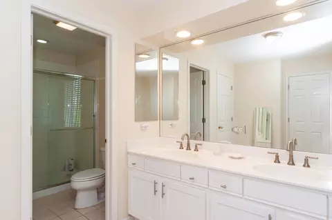 Bath - 716 Samson Way, Northbrook, IL 60062 photo 3 of 4