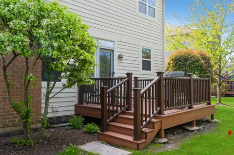 Exterior - 716 Samson Way, Northbrook, IL 60062 photo 3 of 3