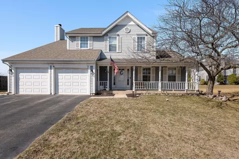 7 Whispering Ct, Streamwood, IL 60107