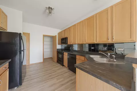 Kitchen - 3811 Munson Ct, Plano, IL 60545 photo 1 of 2