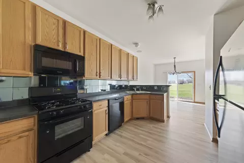 Kitchen - 3811 Munson Ct, Plano, IL 60545 photo 2 of 2