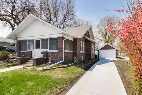 1008 N Clinton St, Bloomington, IL 61701