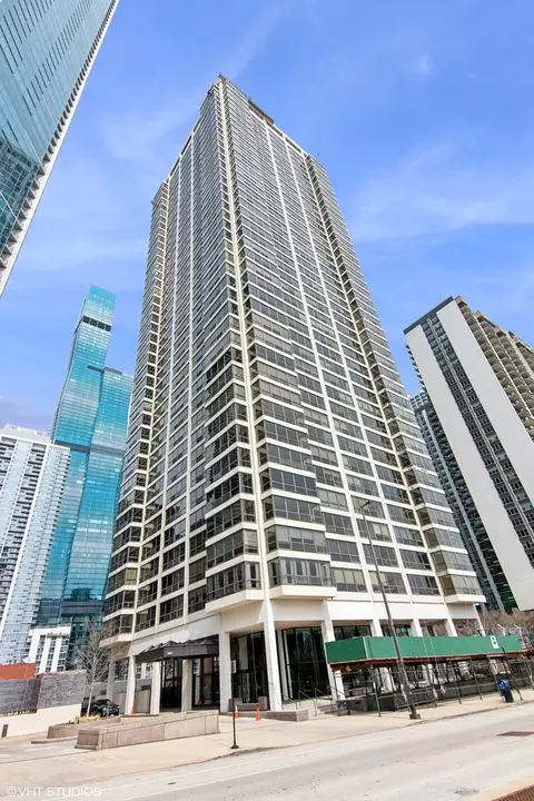 360 E Randolph St #1004, Chicago, IL 60601