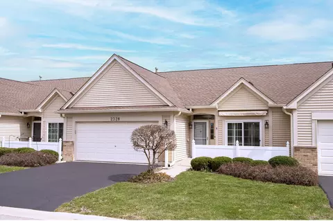 2328 Ashbrook Ln, Grayslake, IL 60030