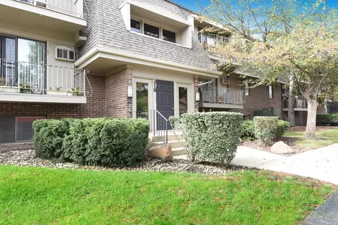 218 E Bailey Rd #A, Naperville, IL 60565