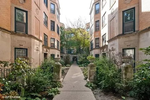 1219 W Granville Ave #2B, Chicago, IL 60660