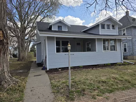 210 11th Ave, Sterling, IL 61081