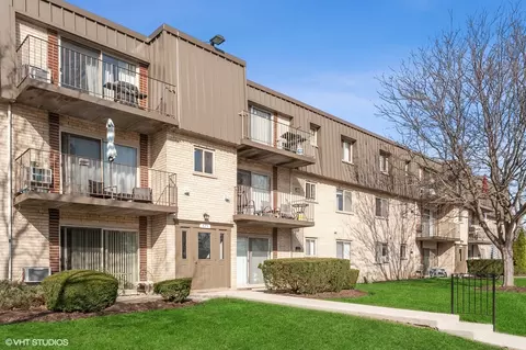 575 Fairway View Dr #1F, Wheeling, IL 60090