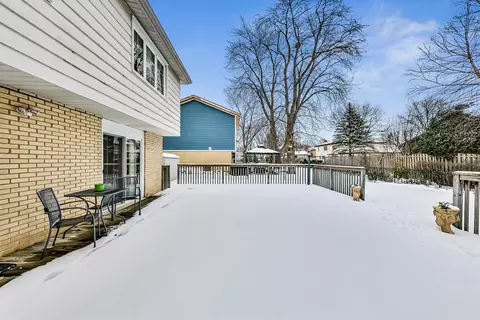 3423 Maple Leaf Dr, Glenview, IL 60026 photo 32