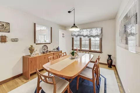 3423 Maple Leaf Dr, Glenview, IL 60026 photo 9