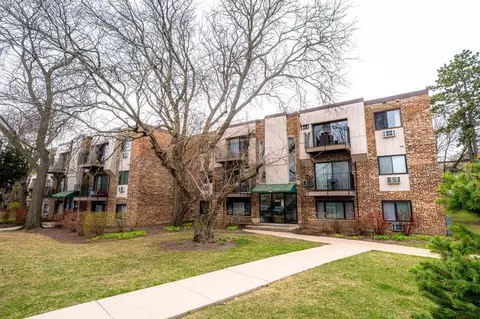 1475 Winslowe Dr #201, Palatine, IL 60074