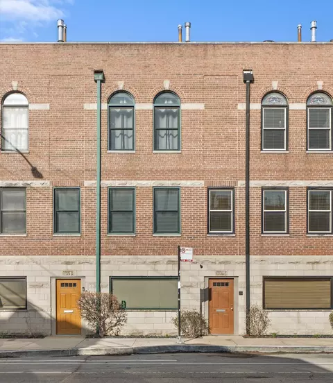 750 N Noble St #B, Chicago, IL 60642