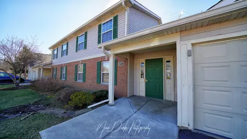 1123 N Red Oak Cir #2, Round Lake Beach, IL 60073