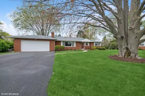 1112 N Perry Dr, Palatine, IL 60067